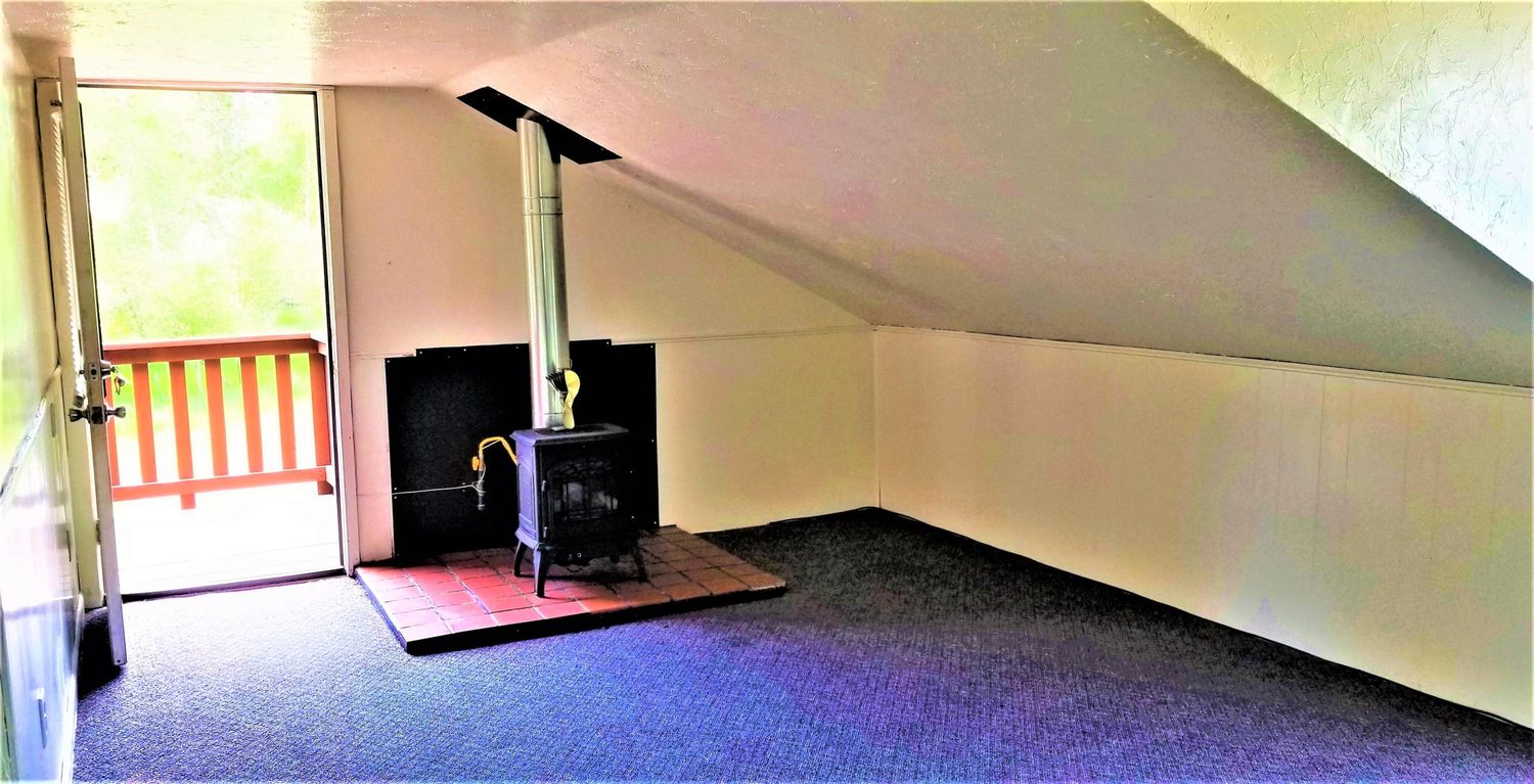 13 Crooked St, Story, WY 82842